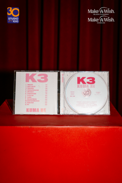 Album Kuma Hé (gesigneerd)