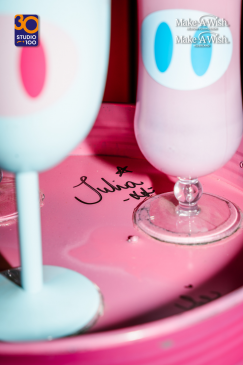 Milkshakes & dienblad uit 'De drie biggetjes' (gesigneerd)