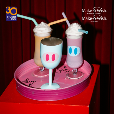 Milkshakes & dienblad uit 'De drie biggetjes' (gesigneerd)